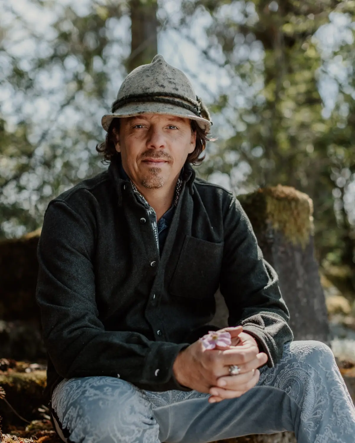 Portrait of Robin Clements, founder and senior teacher trainer of Breathwave